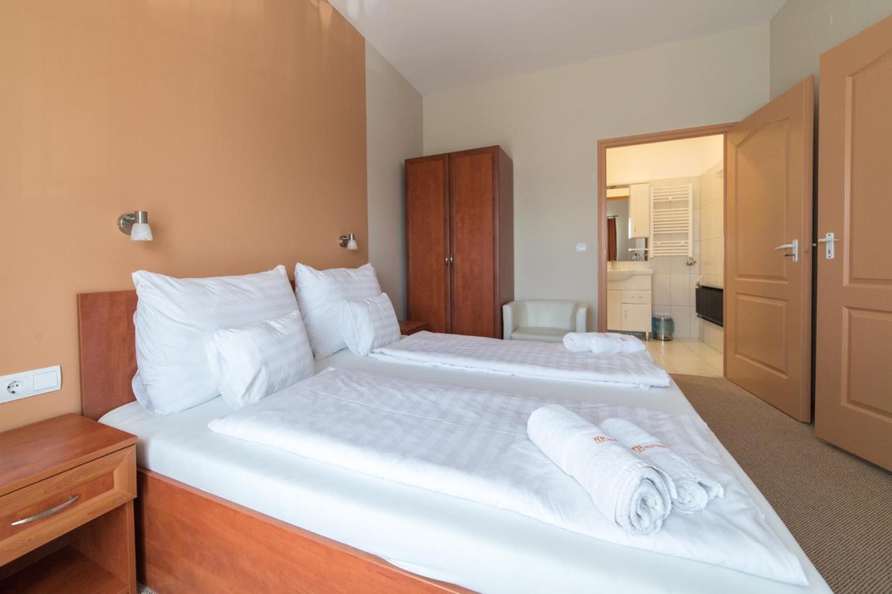 Pelso Panzio Bed & Breakfast บาลาตอนมารีอาเฟือร์เดอ ภายนอก รูปภาพ